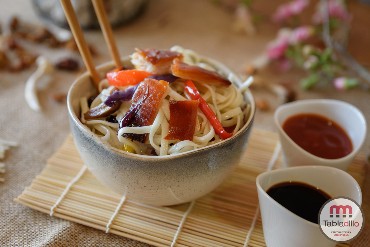 wok con cochinillo y verdura. Recetas de cochinillo 